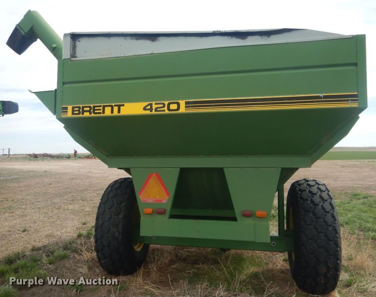 image for item DJ7025 Brent 420  grain cart