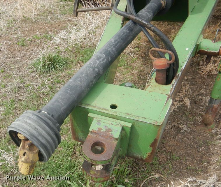 image for item DJ7025 Brent 420  grain cart