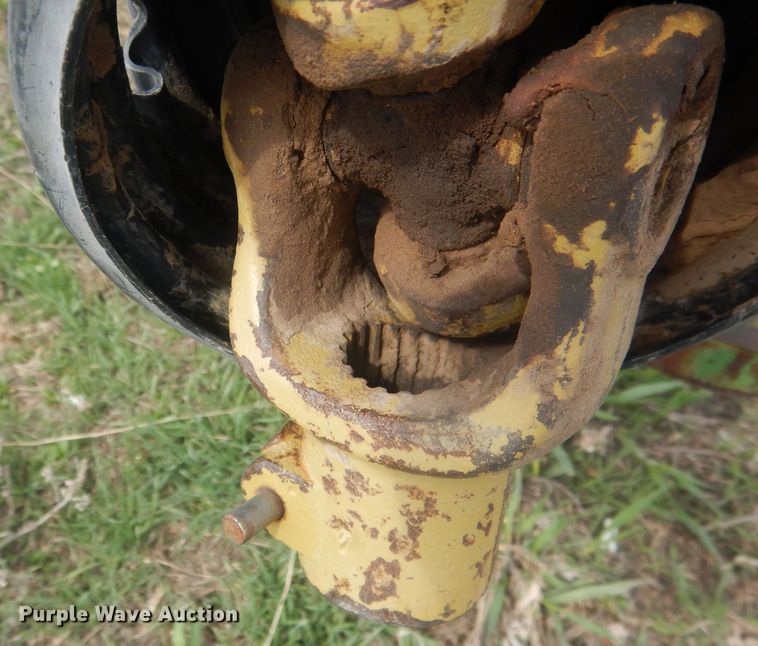 image for item DJ7025 Brent 420  grain cart