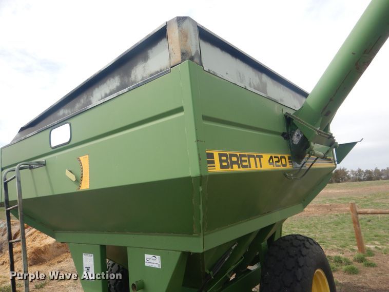 image for item DJ7025 Brent 420  grain cart