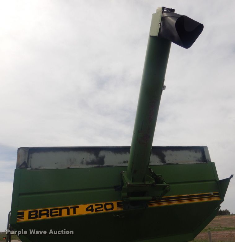 image for item DJ7025 Brent 420  grain cart