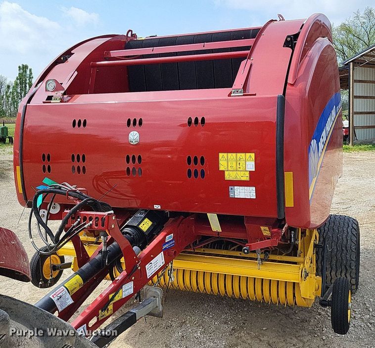 image for item DO3639 2020 New Holland Roll-Belt 560  round baler