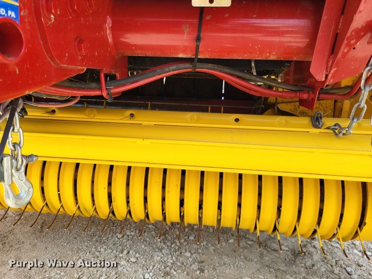 image for item DO3639 2020 New Holland Roll-Belt 560  round baler