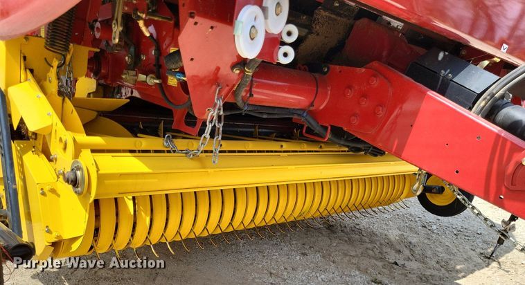 image for item DO3639 2020 New Holland Roll-Belt 560  round baler