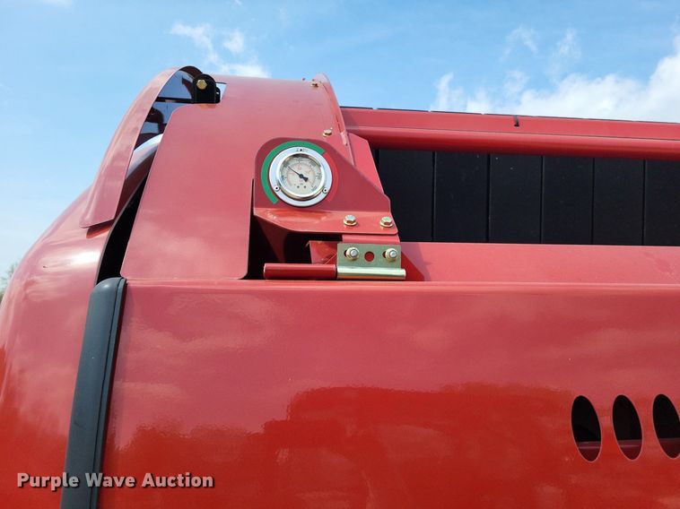 image for item DO3639 2020 New Holland Roll-Belt 560  round baler