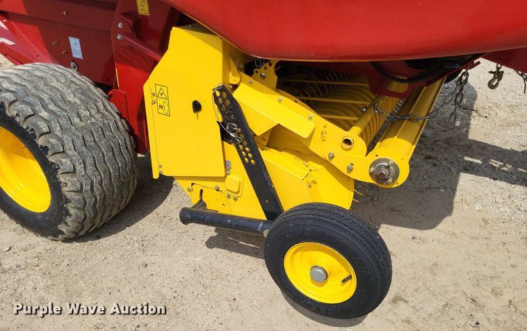 image for item DO3639 2020 New Holland Roll-Belt 560  round baler