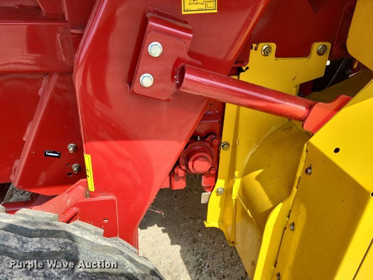 image for item DO3639 2020 New Holland Roll-Belt 560  round baler