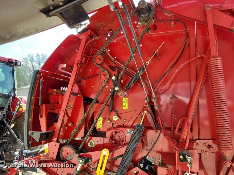 image for item DO3639 2020 New Holland Roll-Belt 560  round baler