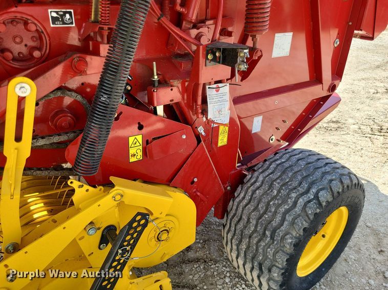 image for item DO3639 2020 New Holland Roll-Belt 560  round baler