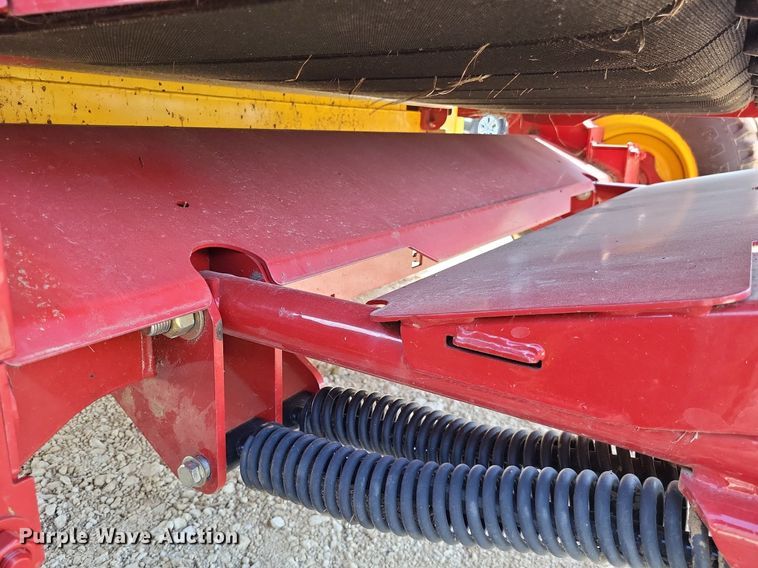 image for item DO3639 2020 New Holland Roll-Belt 560  round baler