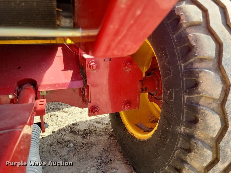 image for item DO3639 2020 New Holland Roll-Belt 560  round baler