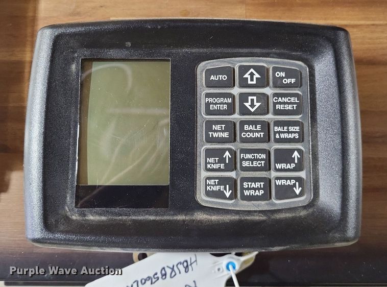 image for item DO3639 2020 New Holland Roll-Belt 560  round baler