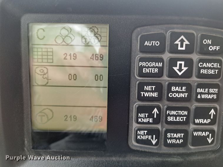 image for item DO3639 2020 New Holland Roll-Belt 560  round baler