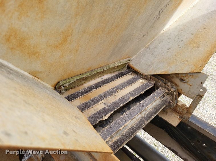 image for item DO3645 1982 Ford F800  applicator truck