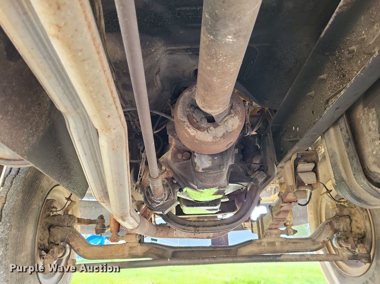 image for item DO3645 1982 Ford F800  applicator truck