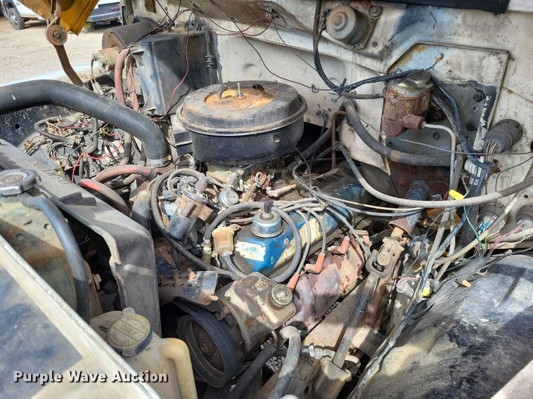 image for item DO3645 1982 Ford F800  applicator truck