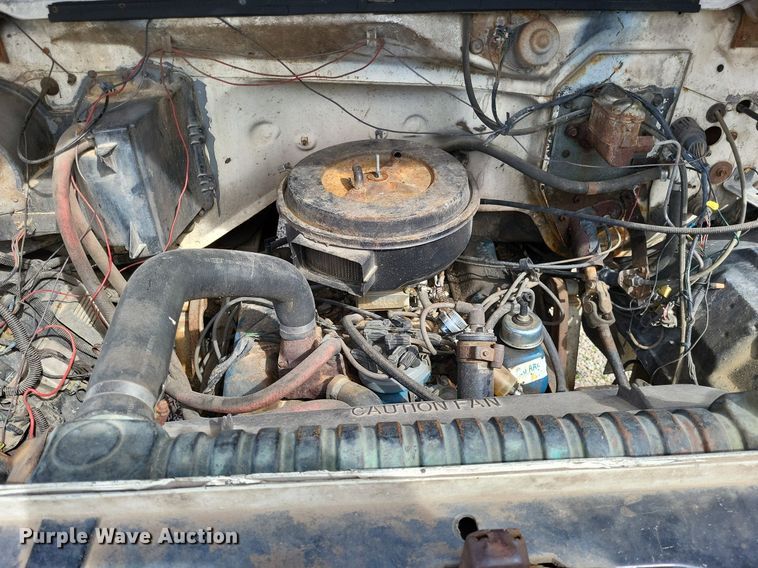 image for item DO3645 1982 Ford F800  applicator truck