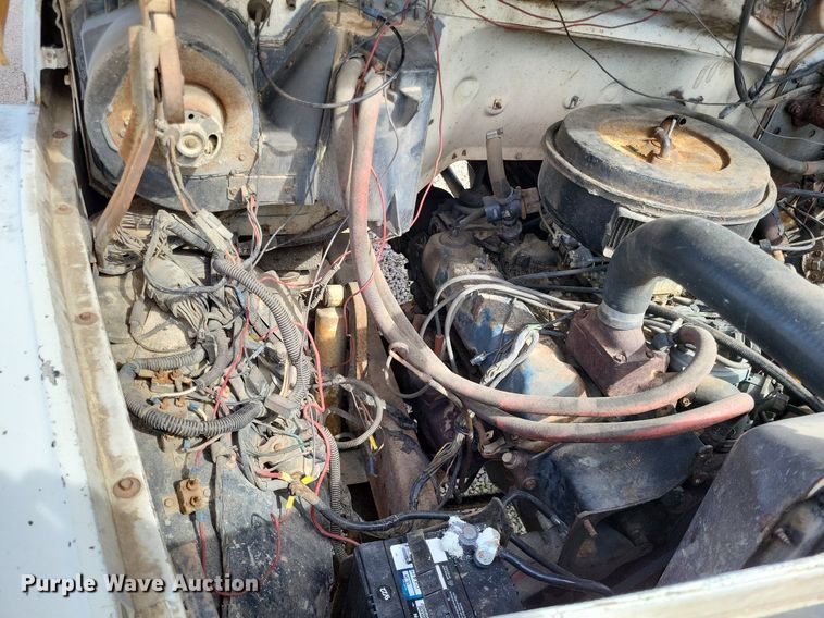 image for item DO3645 1982 Ford F800  applicator truck