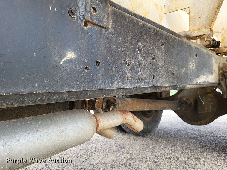 image for item DO3645 1982 Ford F800  applicator truck