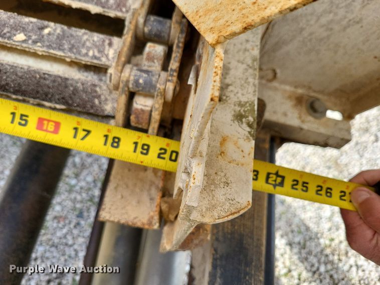 image for item DO3645 1982 Ford F800  applicator truck