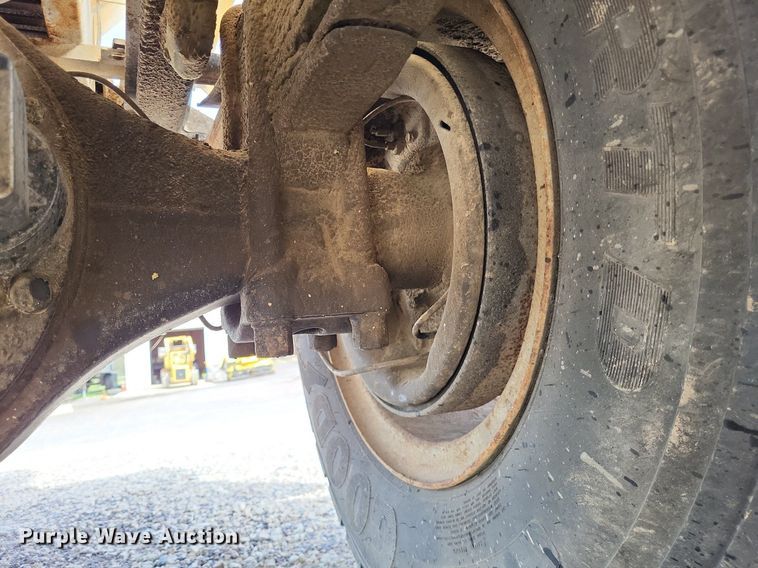 image for item DO3645 1982 Ford F800  applicator truck