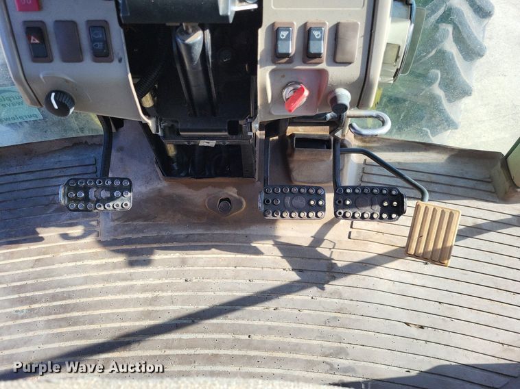 image for item DO3646 2006 John Deere 6615  MFWD tractor