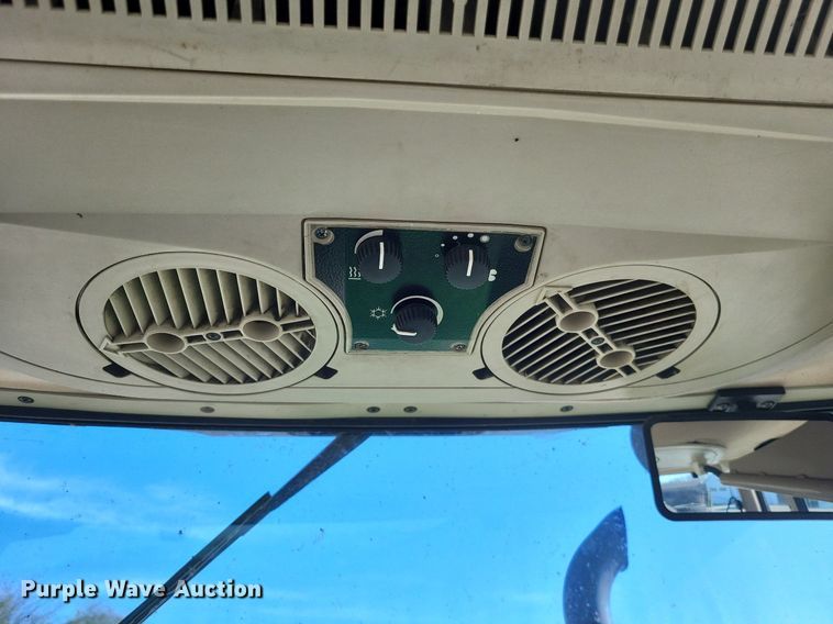 image for item DO3646 2006 John Deere 6615  MFWD tractor