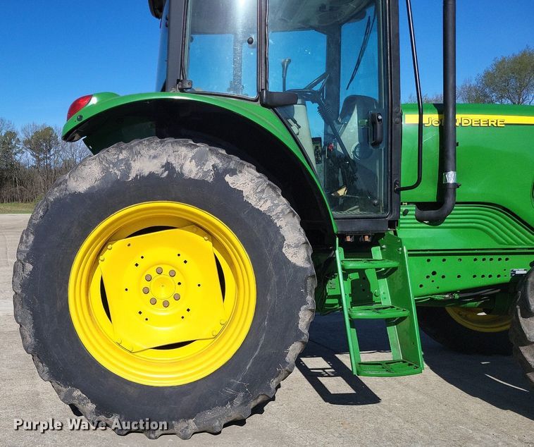 image for item DO3646 2006 John Deere 6615  MFWD tractor