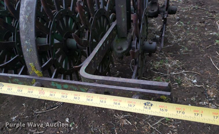 image for item DO3915 Rotary hoe