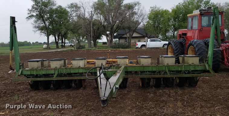 image for item DQ0361 John Deere 7000  planter