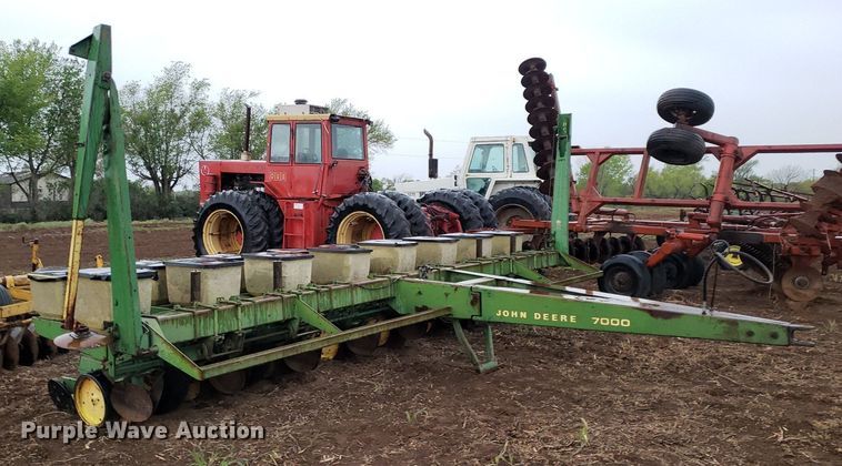 image for item DQ0361 John Deere 7000  planter