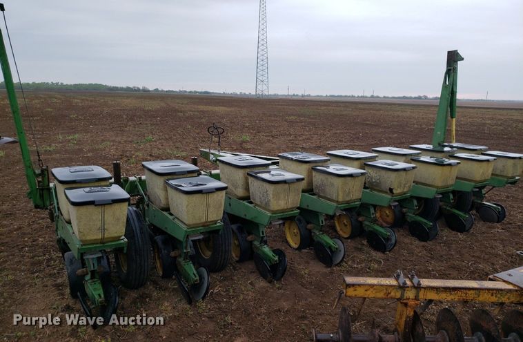image for item DQ0361 John Deere 7000  planter