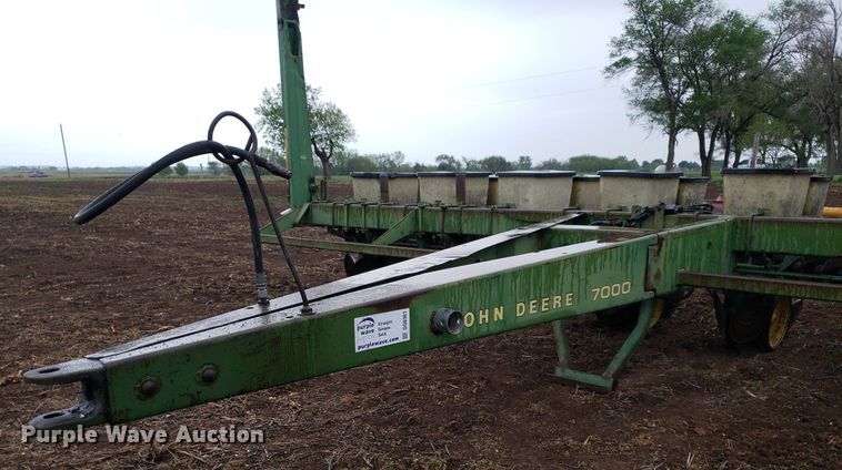 image for item DQ0361 John Deere 7000  planter