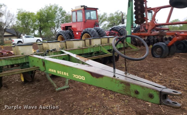 image for item DQ0361 John Deere 7000  planter