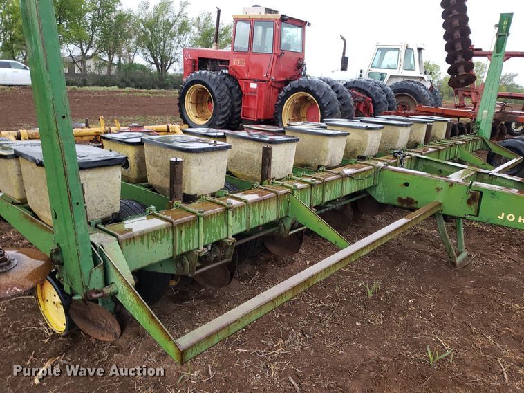 image for item DQ0361 John Deere 7000  planter