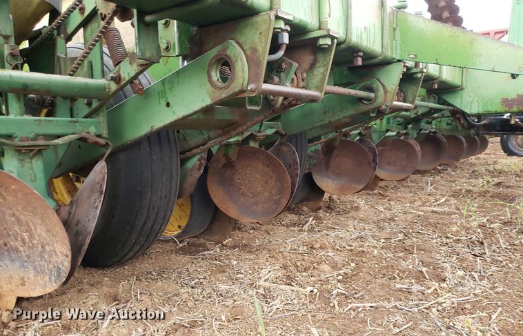 image for item DQ0361 John Deere 7000  planter