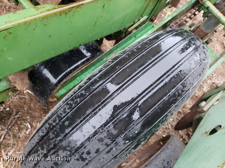 image for item DQ0361 John Deere 7000  planter
