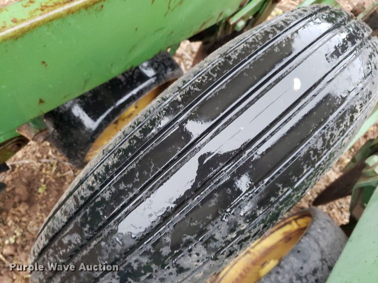 image for item DQ0361 John Deere 7000  planter