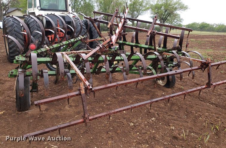 image for item DQ0365 Field cultivator