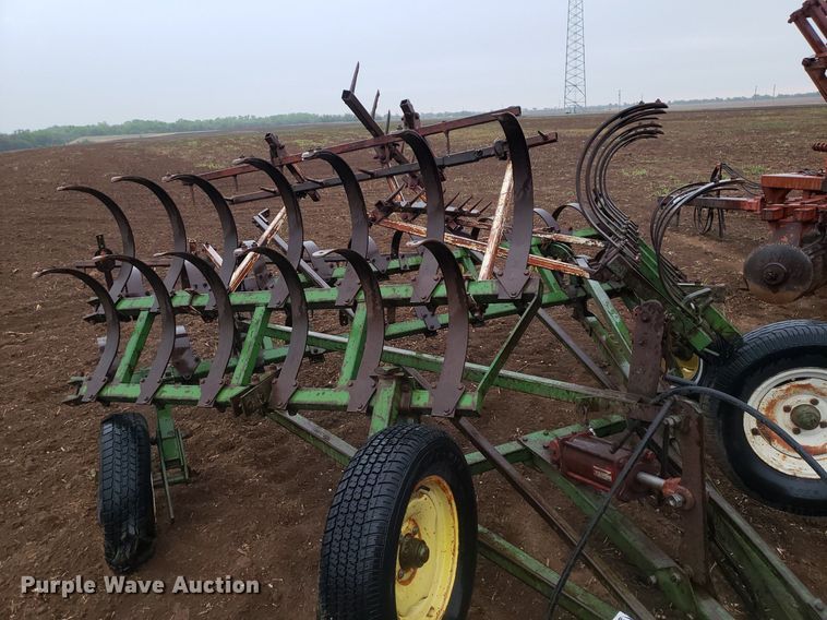 image for item DQ0365 Field cultivator