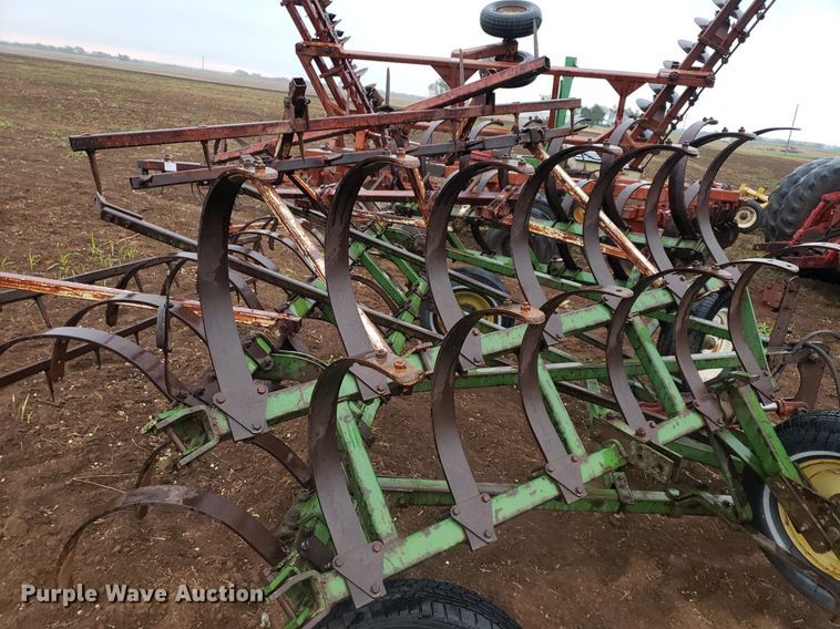 image for item DQ0365 Field cultivator