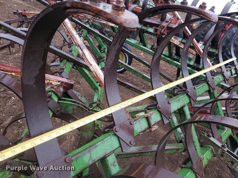 image for item DQ0365 Field cultivator