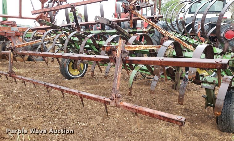 image for item DQ0365 Field cultivator