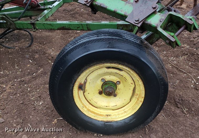 image for item DQ0365 Field cultivator