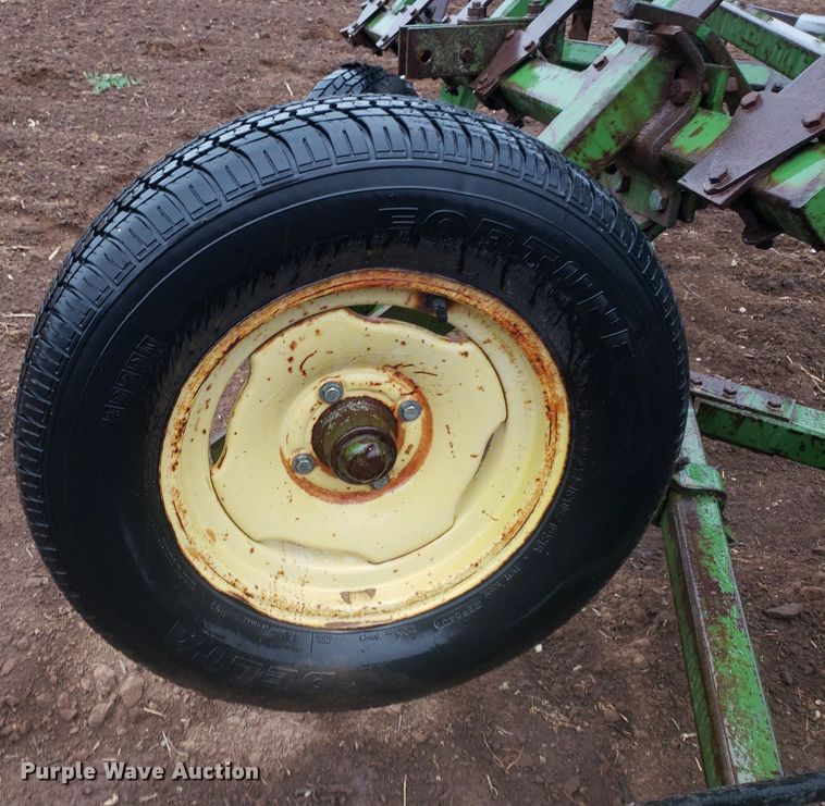 image for item DQ0365 Field cultivator