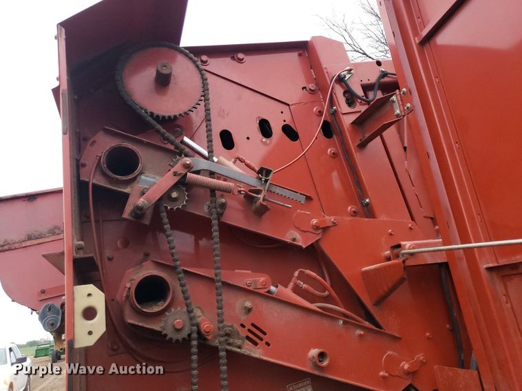 image for item DQ0378 2008 Massey Ferguson 2756A  round baler