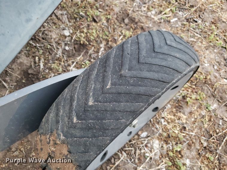 image for item DQ0378 2008 Massey Ferguson 2756A  round baler