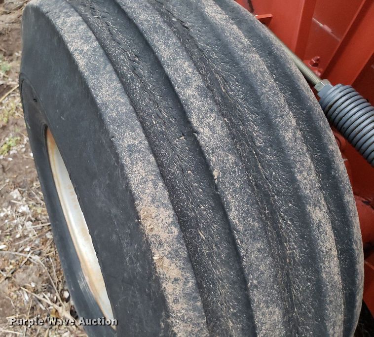 image for item DQ0378 2008 Massey Ferguson 2756A  round baler