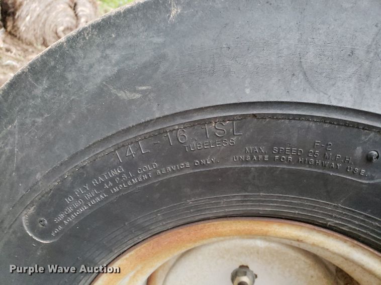 image for item DQ0378 2008 Massey Ferguson 2756A  round baler