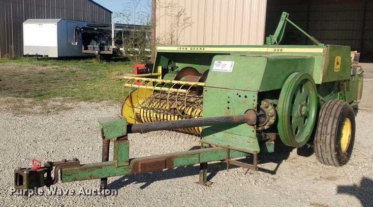 image for item DQ0515 John Deere 336  small square baler